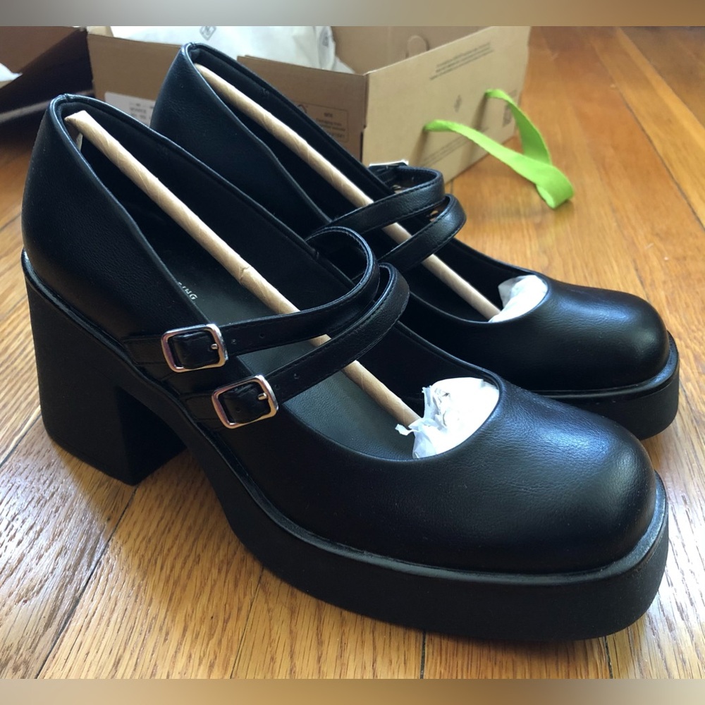 Call It Spring Women's Black Monroe Pump - Picture 5 of 8